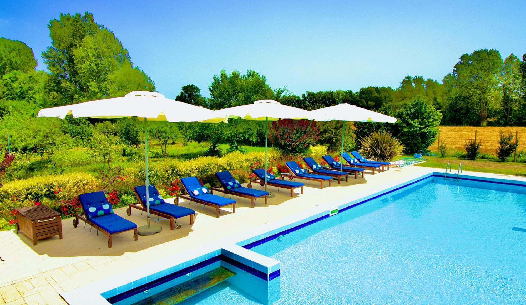 Ca' Leone - Regina Vittoria - Apartment With Pool Мира Екстериор снимка