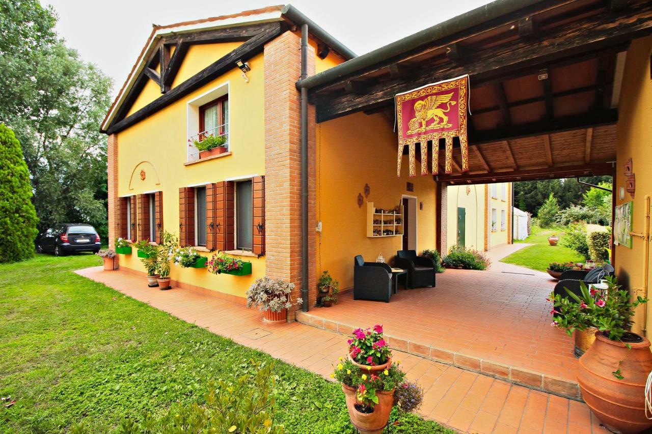 Ca' Leone - Regina Vittoria - Apartment With Pool Мира Екстериор снимка